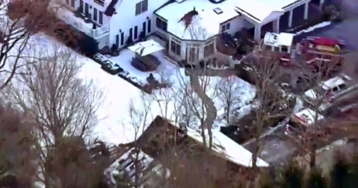 Fire Breaks Out At Barn On Bill And Hillary Clinton S Chappaqua Property Cbs New York