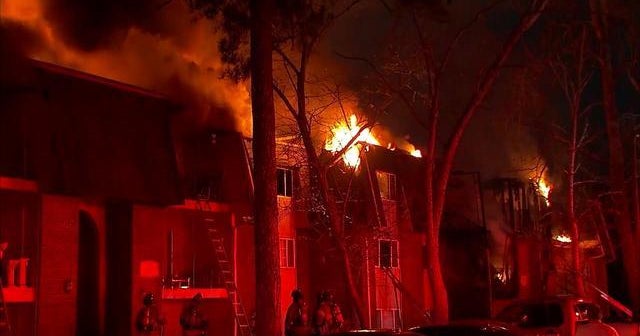 Huge flames seen from Georgia apartment fire - CBS News