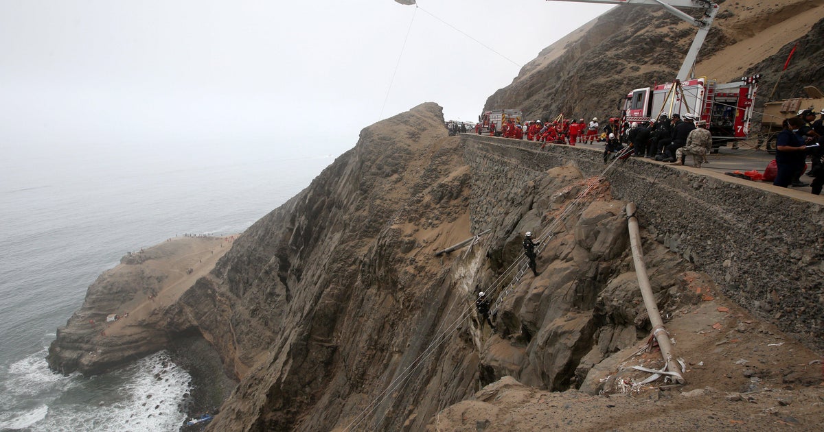 Peru bans buses from "Devil's Curve" Pasamayo cliff road after deadly