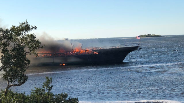 port-richey-boat-fire.jpg 