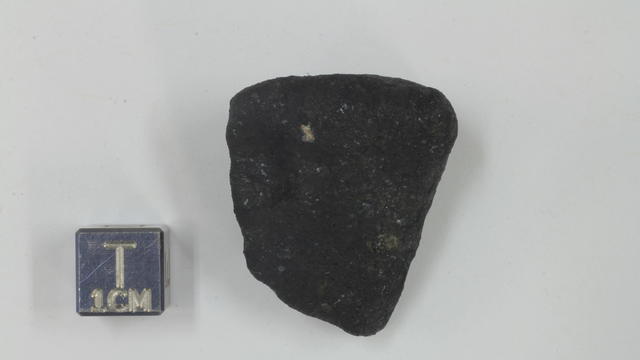 measuring-meteorite-after-arrival-c-robert-a-pritzker-center-for-meteoritics-and-polar-studies.jpg 