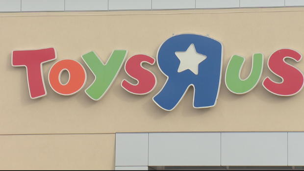 TOYS R US NOT CLOSING 5VO_frame_506 