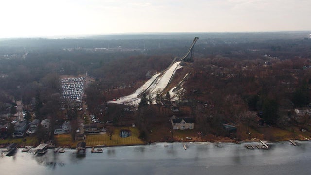 d3-reynolds-skiers-en-0201183-transfer.jpg 