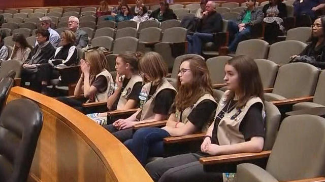 girl-scouts-at-meeting.jpg 
