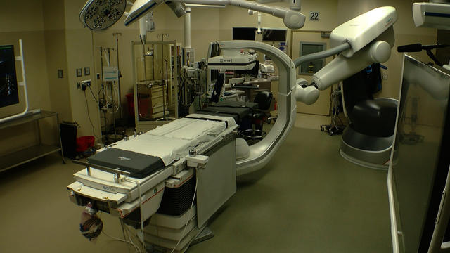 hybrid-operating-room-at-methodist-hospital.jpg 
