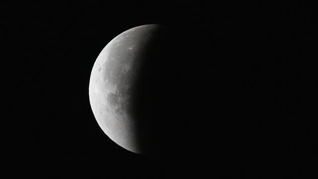 moon-by-joe-raedle.jpg 