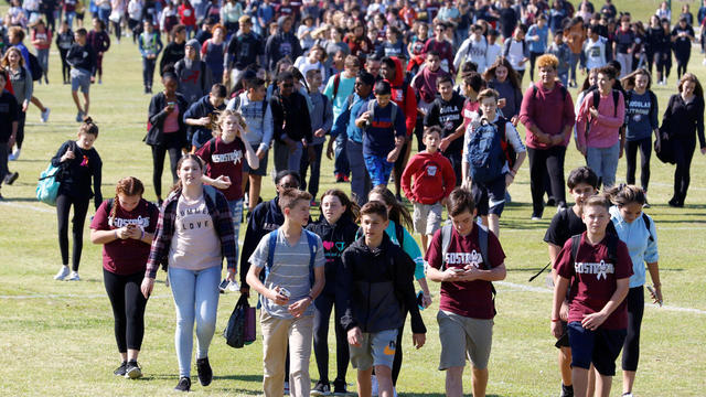 National School Walkout to protest gun violence 