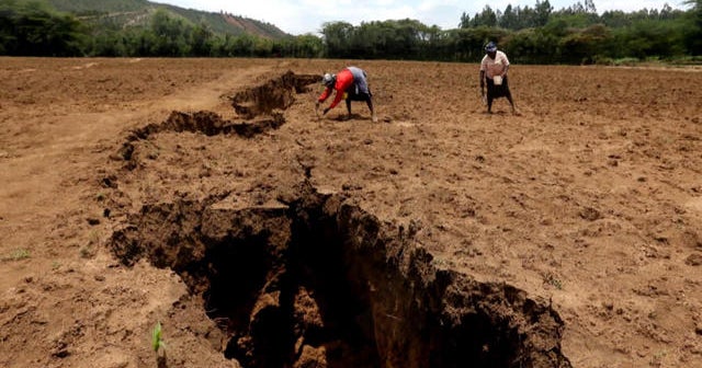 A giant crack appeared in the ground in Kenya, seemingly overnight