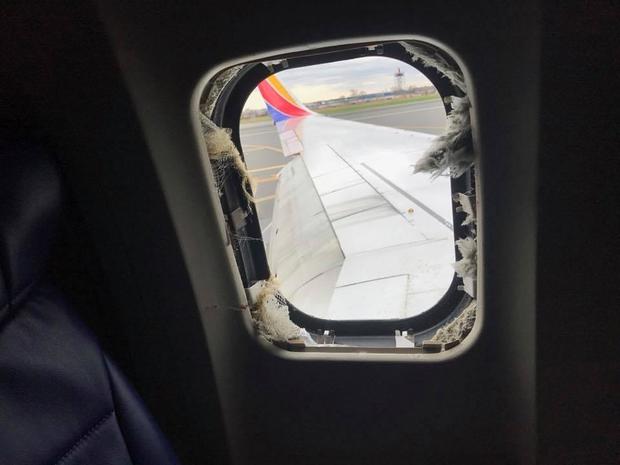 180418-marty-martinez-southwest-airlines-window-blown-out.jpg 