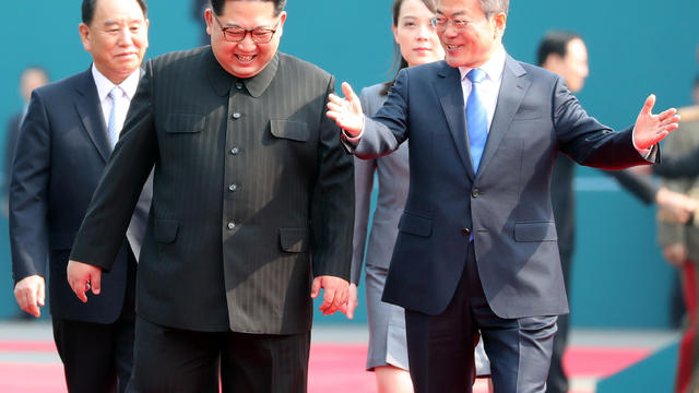 Kim Jong Un, Moon Jae-in 