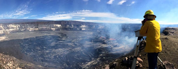hawaii-volcano-usga-panoramic-1910.jpg 