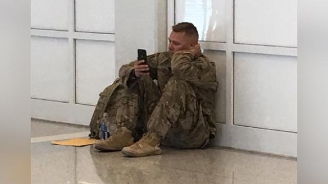 airport-soldier.jpg 