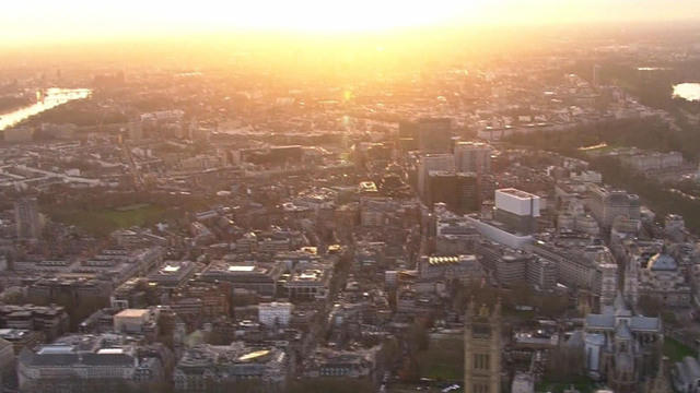 0513-sunmo-therealgreatbritain-1567488-640x360.jpg 