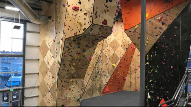 climbing-wall-pkg_frame_1349.jpg 