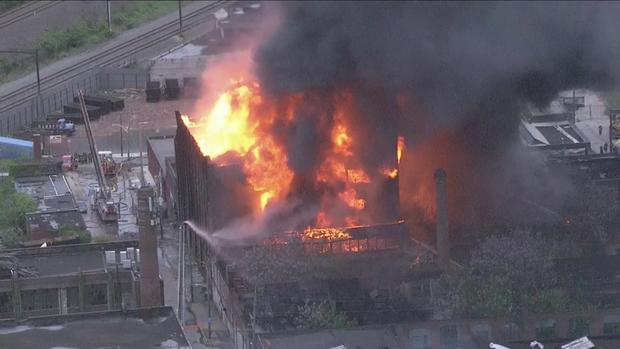 north-philadelphia-warehouse-fire.jpg 