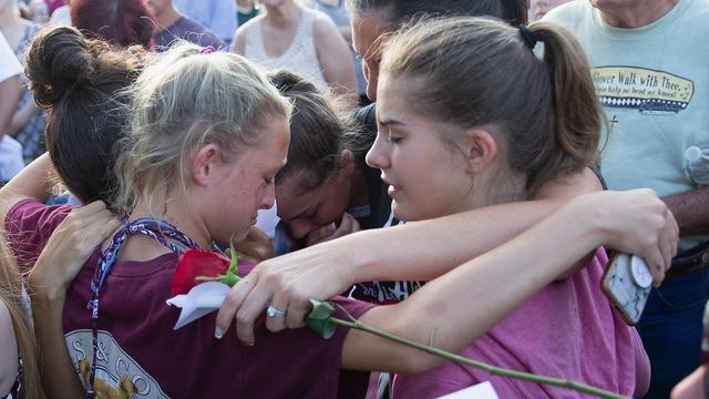 cbsn-fusion-texas-school-shooting-thumbnail-1573367-640x360.jpg 