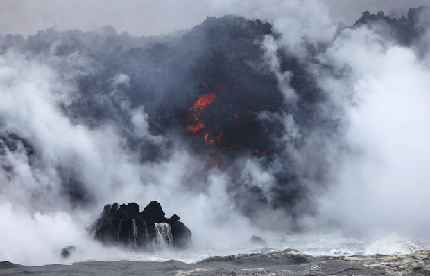 Lava From Erupting Hawaiian Volcano Seeps Into Ocean, Creates Toxic Cloud 