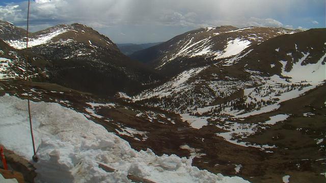 alpine-visitor-center-webcam-from-rmnp-1225pm-thurs.jpg 