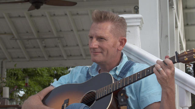 0615-sunmo-roryfeek-alittlemorecountrythanthat-web-1591530-640x360.jpg 