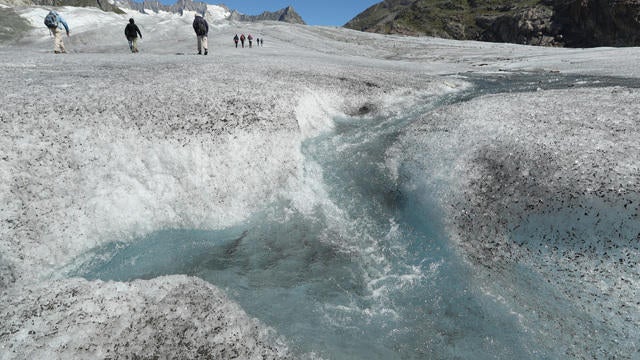 cbsn-fusion-report-climate-change-a-growing-target-for-false-news-stories-thumbnail-1601444-640x360.jpg 