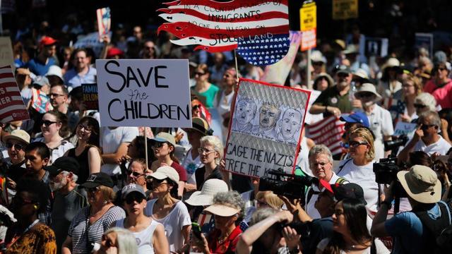 US-POLITICS-IMMIGRATION-PROTEST-MIGRANTS 