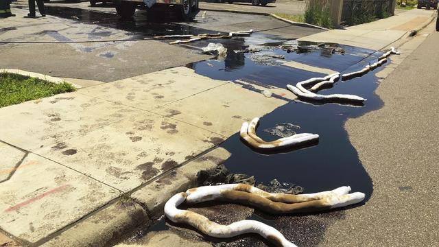robert-street-oil-spill.jpg 