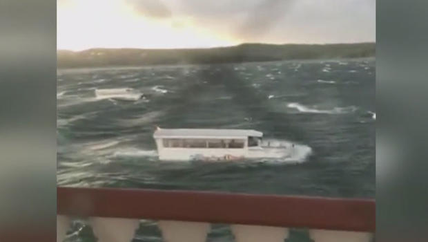 Missouri boat capsizes 