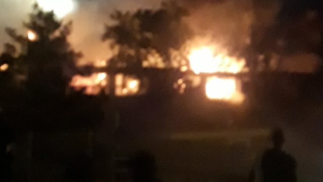 westbury-apartment-fire-from-bvargas94-on-twitter.png 