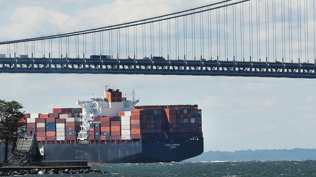 Global Economic Downtown Impacts Shipping Industry 