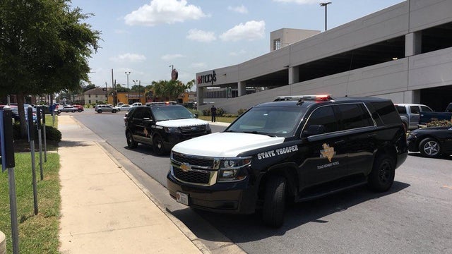 la-plaza-mall-kgbt.jpg 