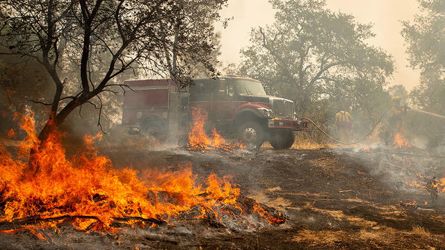 redding-california-wildfire-1006977594.jpg 