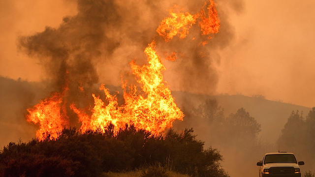 california-wildfire-1011729902.jpg 