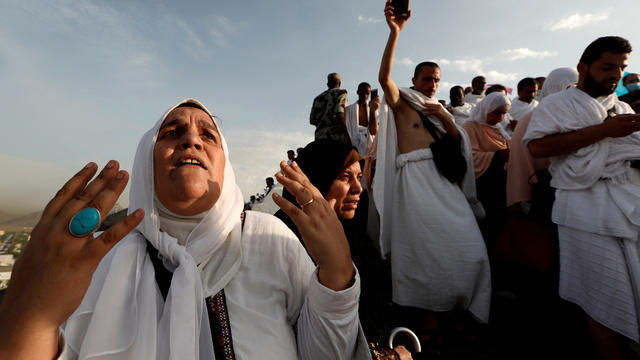 cbsn-fusion-hajj-pilgrimage-underway-in-saudi-arabia-thumbnail-1640287-640x360.jpg 