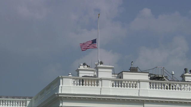 white-house-flag-lowered.jpg 