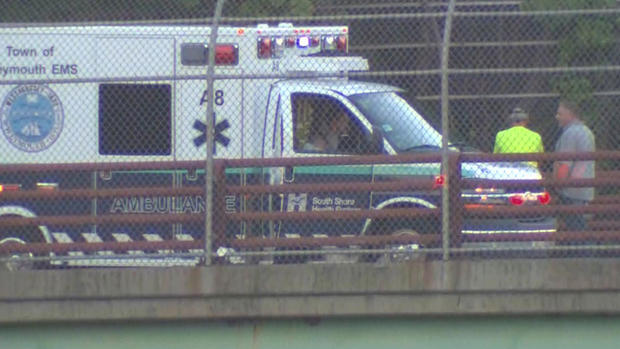 Weymouth-fatal-crash-ambulance 