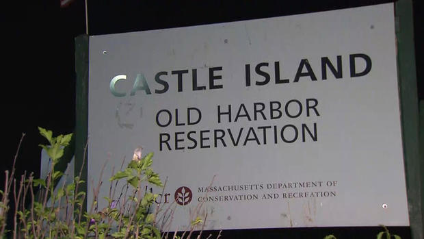 Castle-Island-sign 