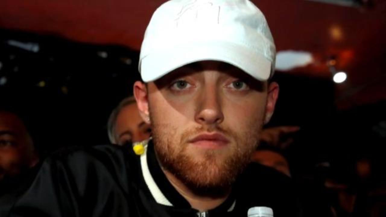 Does anybody know anything at all about this hat? I need it : r/MacMiller