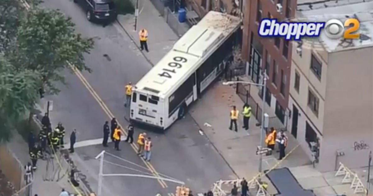 Mta Bus Crashes Into Building In Brooklyn Cbs New York 4395