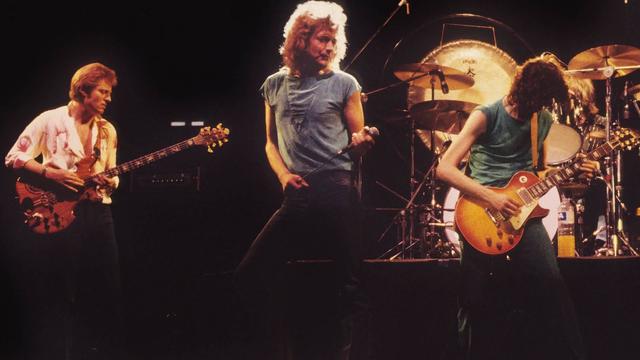 Photo of Jimmy PAGE and Robert PLANT and John Paul JONES and LED ZEPPELIN 