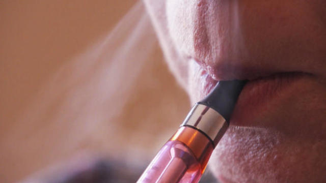 vaping-closeup-620.jpg 