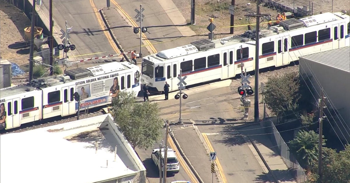 Pedestrian Hit And Killed By Light Rail Train In Denver - CBS Colorado