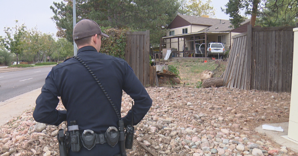SUV Crashes Into Aurora Home - CBS Colorado