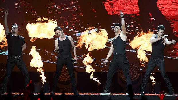 The Total Package Tour With New Kids On The Block, Paula Abdul And Boyz II Men In Las Vegas 