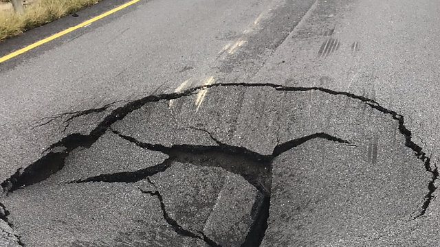 sinkhole-on-westbound-md-32.png 