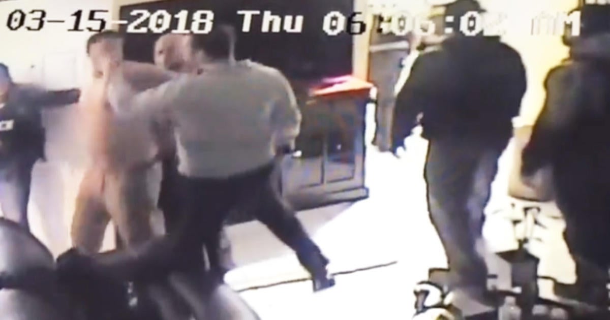 Video Shows Miami Dade Police Detective Slapping Handcuffed Suspect Cbs Miami 7260