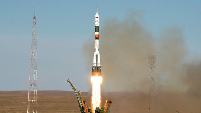 102318-soyuz.jpg 