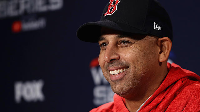 alex-cora.jpg 