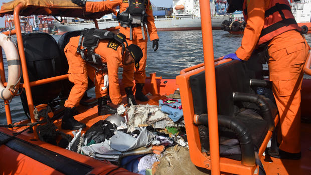 Lion Air plane crashes into sea off Indonesia 