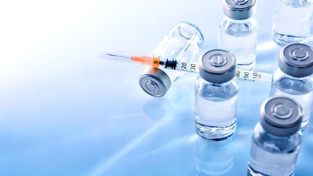 IV drug - Vials - Syringe 