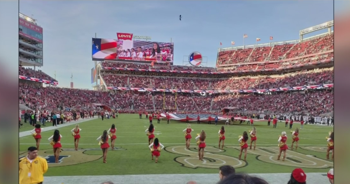 49ers Cheerleader Takes A Knee During National Anthem At Levi's Stadium -  CBS Los Angeles